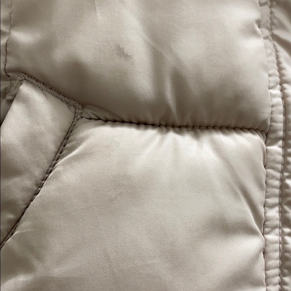 Old Navy Winter Jacket. Size 6/7 (Small) - Picture 4 of 4